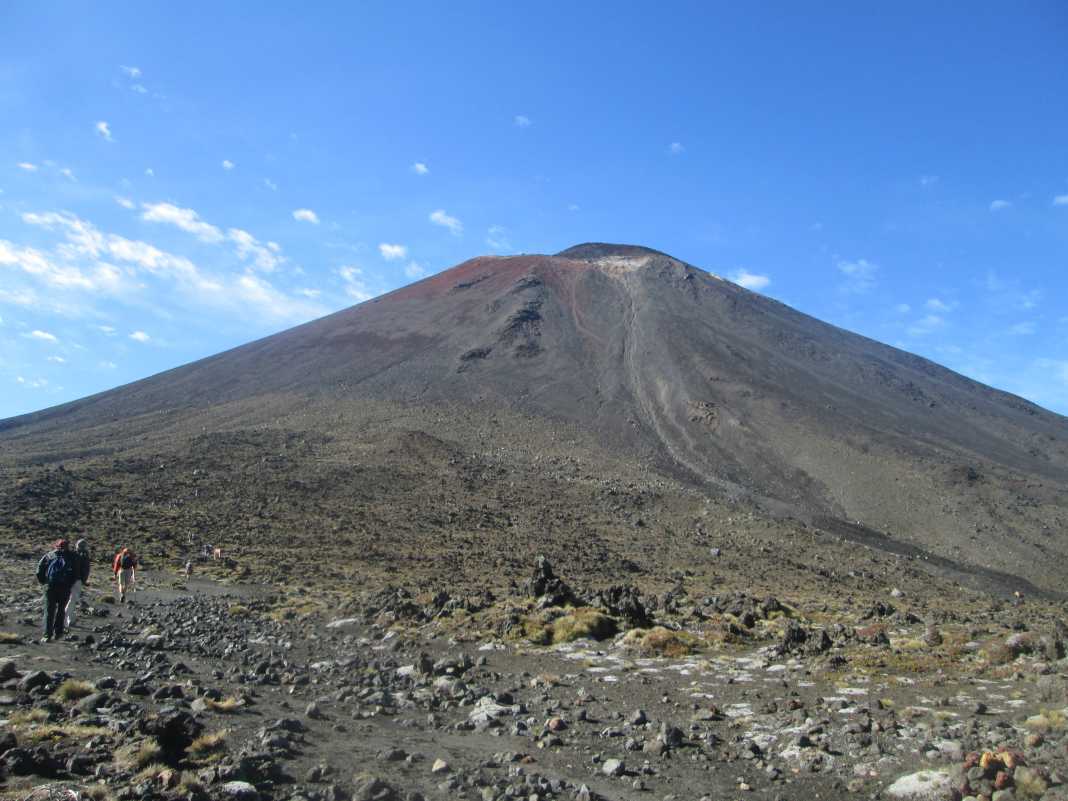 Simply Walk Into Mordor Mount Doom Tongariro Alpine Crossing