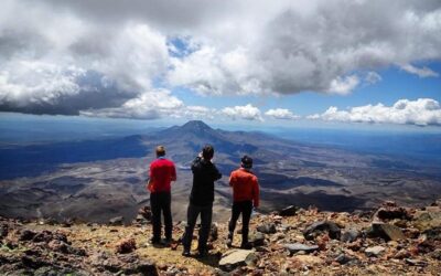 hiking in new zealand with The Hiking Society